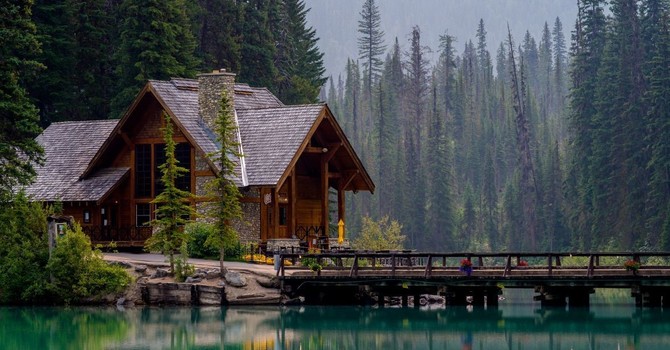 Deep Healing Takes Time: Why Weekly Therapy is the Traditional Therapy Standard